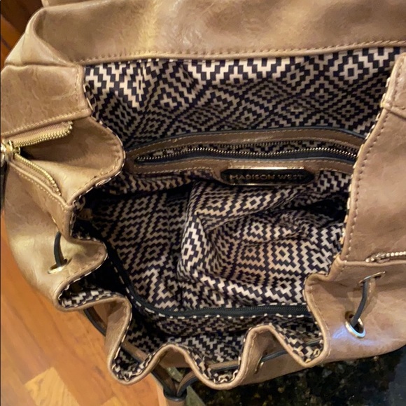 Backpack - Picture 4 of 5